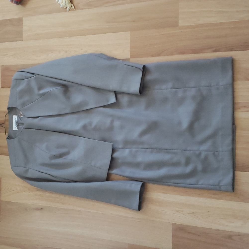 Calvin Kleine dress suit